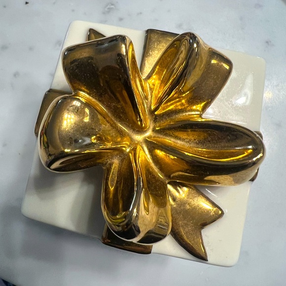 NWOT Mikasa Porcelain Ring/Jewelry box - Picture 3 of 6